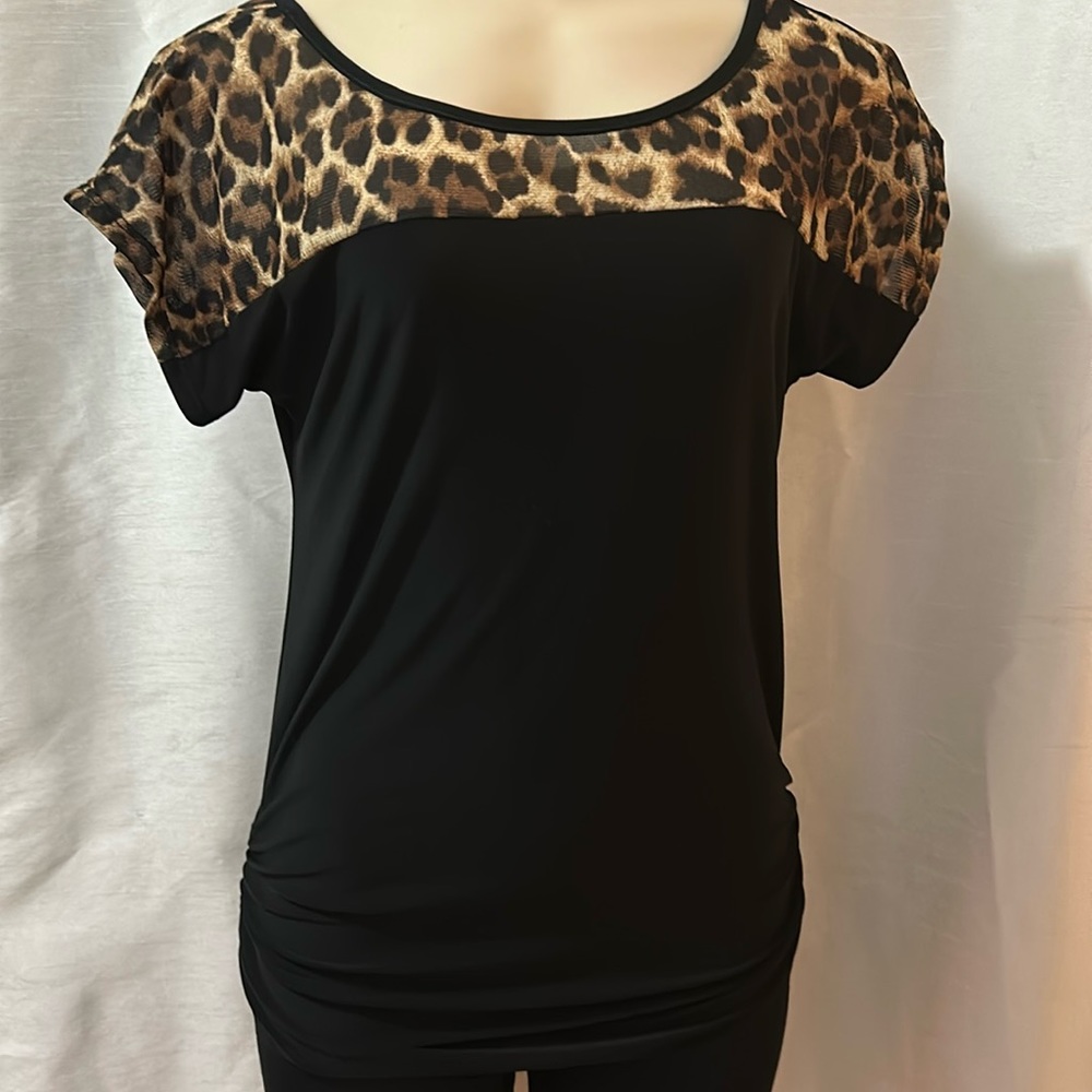 Free Kisses Large Black & Animal Print Blouse - Picture 1 of 3